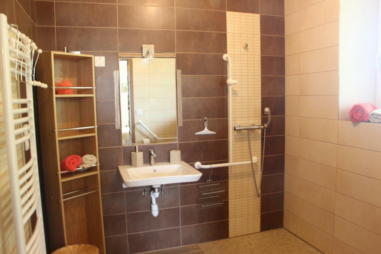Chambres Aux Bonnes Herbes Bais  Zewnętrze zdjęcie